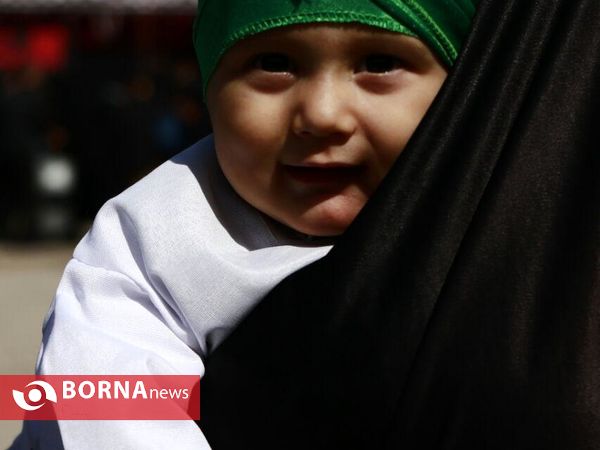 نمای نزدیک اربعینیون شلمچه