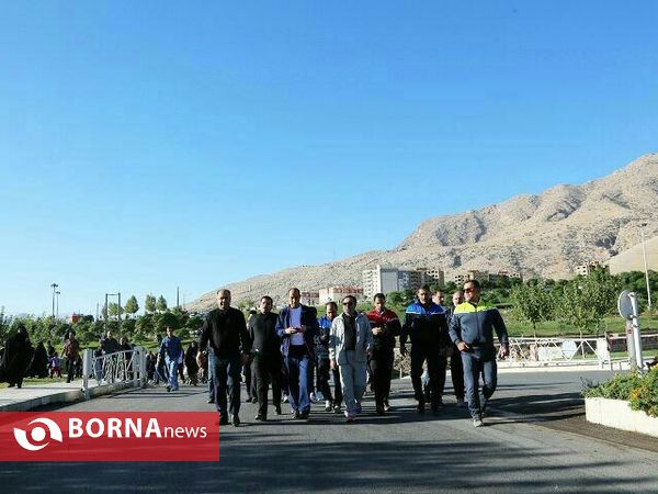 همایش بزرگ پیاده روی خانوادگی عاشورائیان گرامیداشت هفته نیروی انتظامی درخرم آباد
