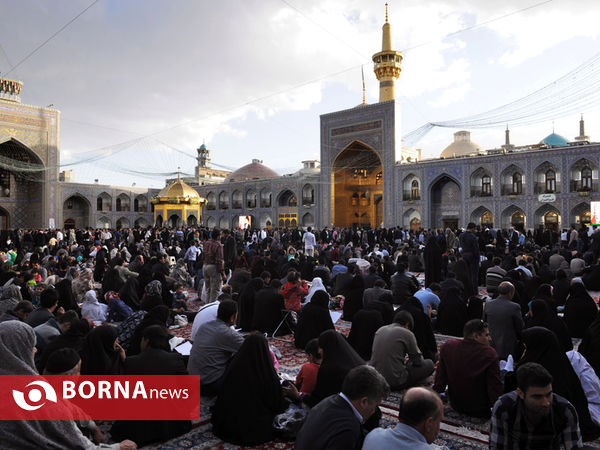 حضور رهبر انقلاب در حرم مطهر رضوی علیه‌السلام