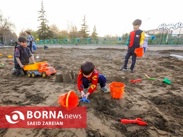 استقبال پرشور گردشگران و شهروندان تهرانی از جشن‌ های بهار ایران