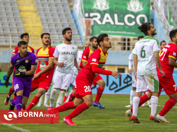 دیدار تیم‌های فوتبال آلومینیوم اراک - فولاد خوزستان