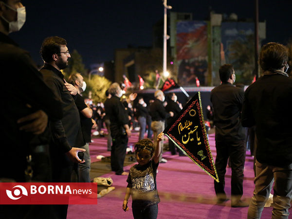 عزاداری شب عاشورا در میدان فلسطین