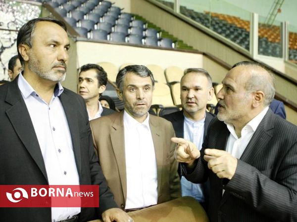 در حاشیه بازدید نمایندگان مجلس از مجموعه ورزشی آزادی