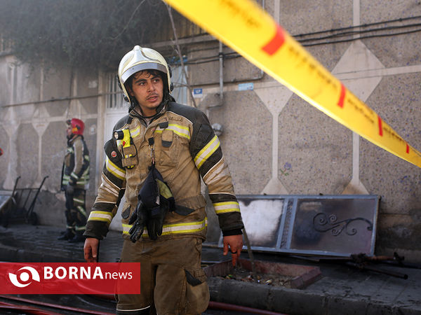 آتش سوزی انبار پنبه در خیابان مولوی تهران