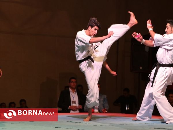 110 دقيقه مبارزه با 110 نفر برای اولين بار در جهان