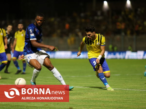 دیدار تیم های فوتبال نفت مسجدسلیمان - استقلال