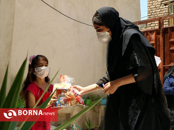 اهدای بسته های فرهنگی، بهداشتی و معیشتی به کودکان و خانواده ها در شیراز