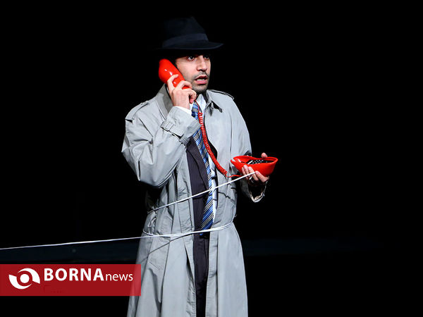 نمایش ؛ پابرهنه در پارک