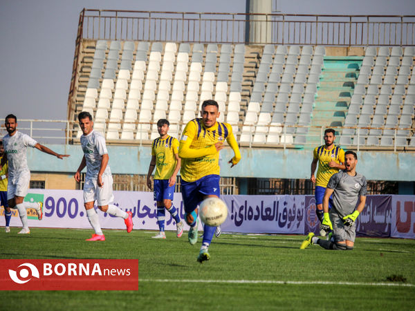 دیدار تیم های فوتبال آلومینیوم اراک _نفت مسجد سلیمان