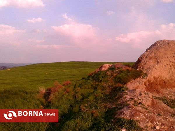 ویرانه های "چم قلعه" پلدختر