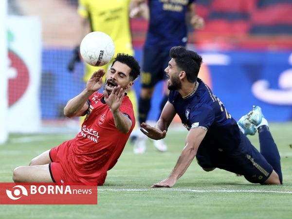 دیدار تیم های فوتبال پرسپولیس -  گل‌گهر