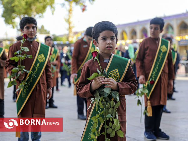 برگزاری همایش بزرگ "افتخار خدمت" در حرم مطهر حضرت احمدبن موسی(ع)