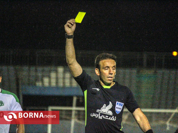 دیدار تیم های فوتبال آلومینیوم اراک-نفت مسجدسلیمان