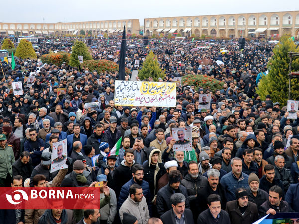 تجمع مردمی و سوگواری سردار سپهبد شهید قاسم سلیمانی در میدان نقش جهان اصفهان