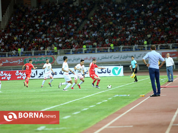 بازی تیم های پدیده مشهد و پرسپولیس تهران