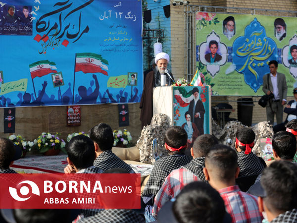 دیدار نماینده ولی فقیه در فارس با همکلاسی های دانش آموز شهید ترور شاهچراغ(ع)