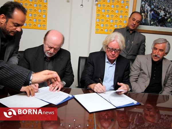 امضاء قرارداد سرمربی جدید تیم فوتبال باشگاه استقلال
