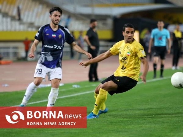 دیدار تیم های فوتبال سپاهان - پیکان