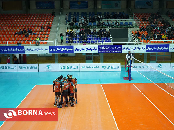 دیدار والیبال سایپا - پیکان تهران
