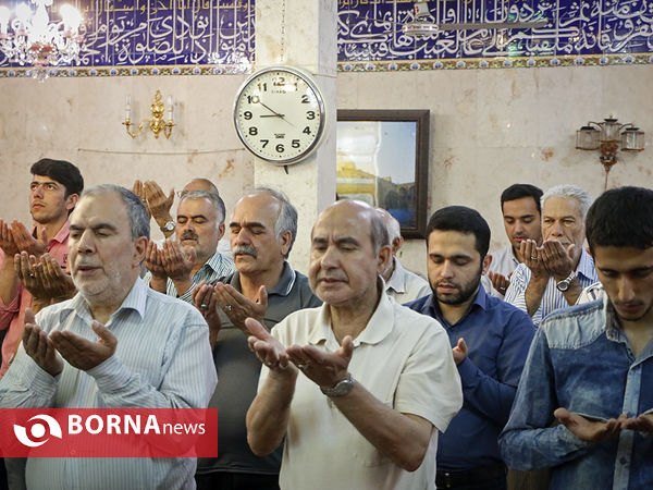 ضیافت افطار در مسجد جامع نیاوران