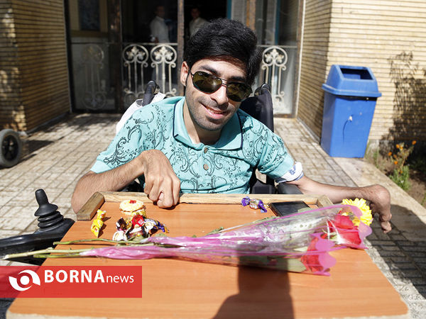 اجرای جمعی از دف نوازان در آسایشگاه کهریزک