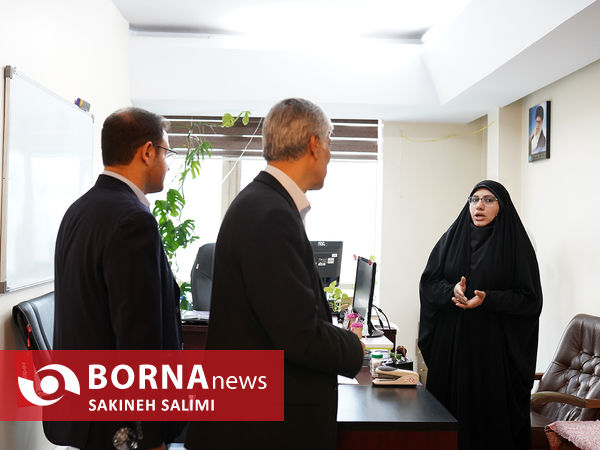  بازدید کیومرث هاشمی از ساختمان شماره ۲ وزارت ورزش و جوانان 