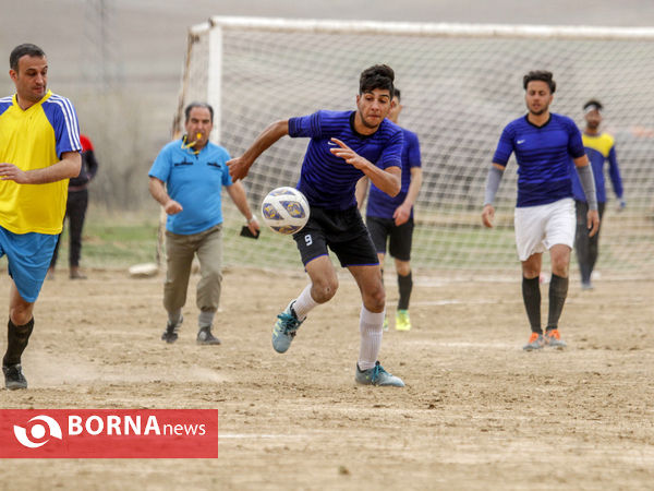 مسابقات فوتبال در روستا