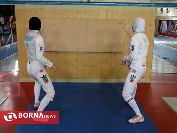 تمرینات بانوان شمشیرباز آذربایجان‌غربی برای حضور در انتخابی المپیک