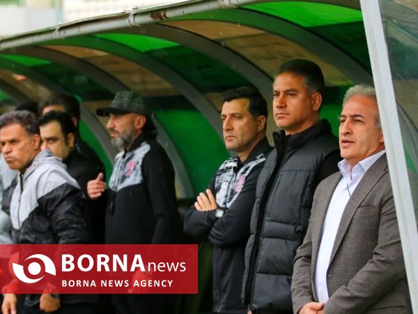 دیدار تیم های فوتبال ذوب آهن - نساجی مازندران