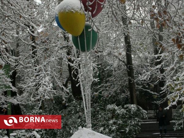 بارش نخستین برف پاییزی در تهران