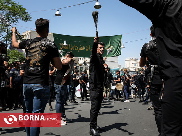 عزاداری روز تاسوعا در میدان 13 آبان