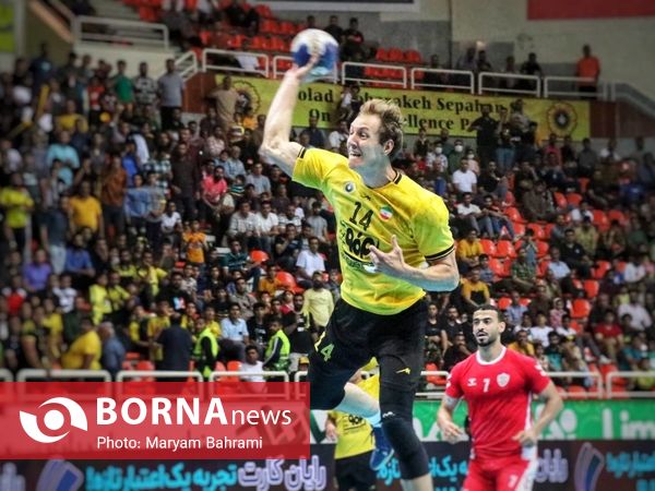 دیدار تیم های هندبال سپاهان - عمان کلاب