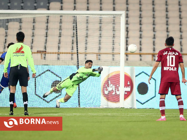 دیدار تیم های فوتبال استقلال - نساجی