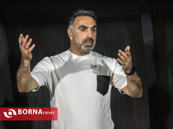 دیدار تیم های فوتبال آلومینیوم اراک-نفت مسجدسلیمان