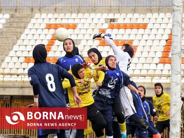 دیدار تیم های فوتبال سپاهان و پیکان البرز