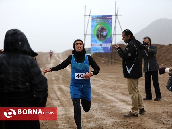مسابقات دوی صحرانوردی قهرمانی بانوان کشور در اصفهان