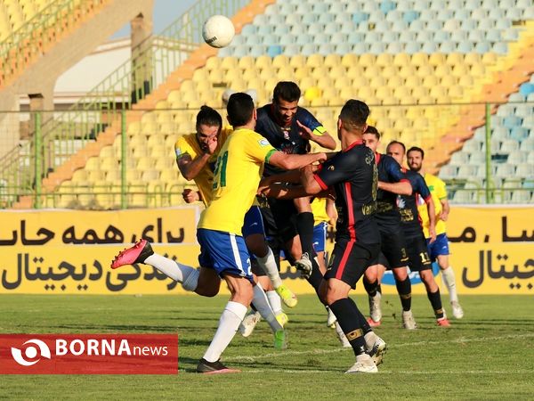 دیدار تیم های فوتبال صنعت نفت - نساجی