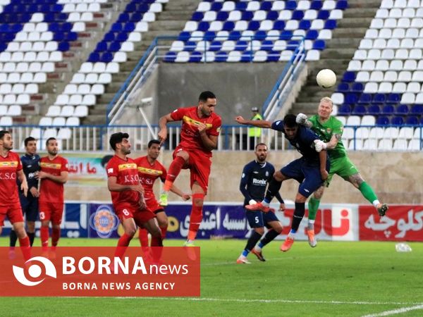 دیدار تیم های فوتبال ملوان  بندرانزلی _ فولاد خوزستان