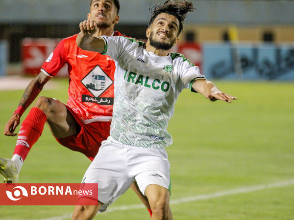 دیدار تیم های فوتبال آلومینیوم اراک-تراکتور سازی تبریز