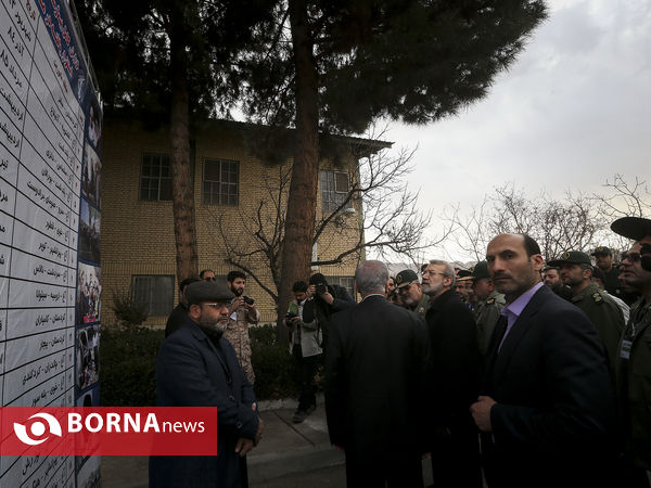 بازدید رییس مجلس از نمایشگاه اقتدار، بهداری رزم نیروی زمینی سپاه