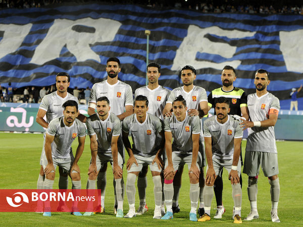 دیدار تیم های فوتبال استقلال - شهر خودرو
