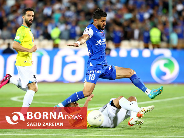 دیدار تیم های استقلال تهران - صنعت نفت آبادان