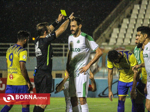 دیدار تیم های فوتبال آلومینیوم اراک-نفت مسجدسلیمان