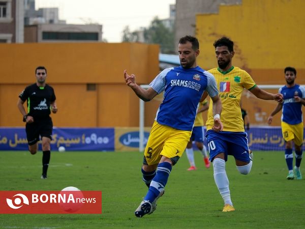 دیدار تیم های فوتبال صنعت نفت - شمس آذر قزوین