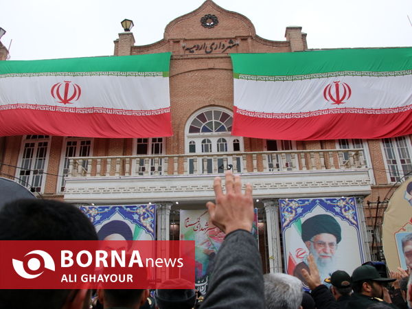 تشییع پیکر شش شهید گمنام در ارومیه همزمان با سالروز شهادت حضرت زهرا