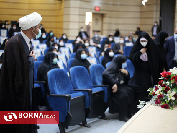 نشست ادبی «واژگان سرخ» در شیراز