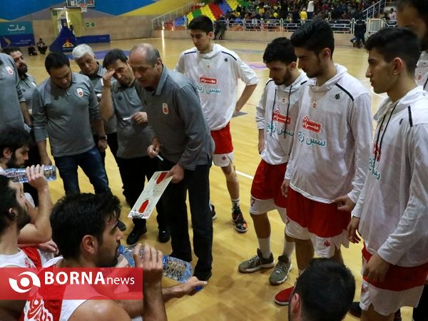 دیدار تیم های بسکتبال پالایش نفت آبادان و مهرام