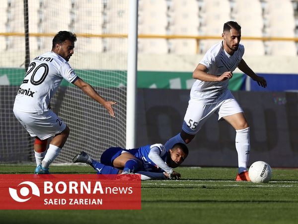 دیدار تیم های استقلال تهران - ملوان بندر انزلی