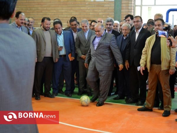 افتتاح سالن ورزش تختی توسط بانک شهر در سرپل‌ذهاب با حضور عراقچی و استاندار کرمانشاه
