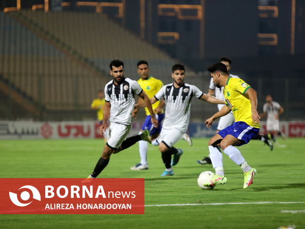 دیدار تیم های فوتبال صنعت نفت - نفت مسجدسلیمان